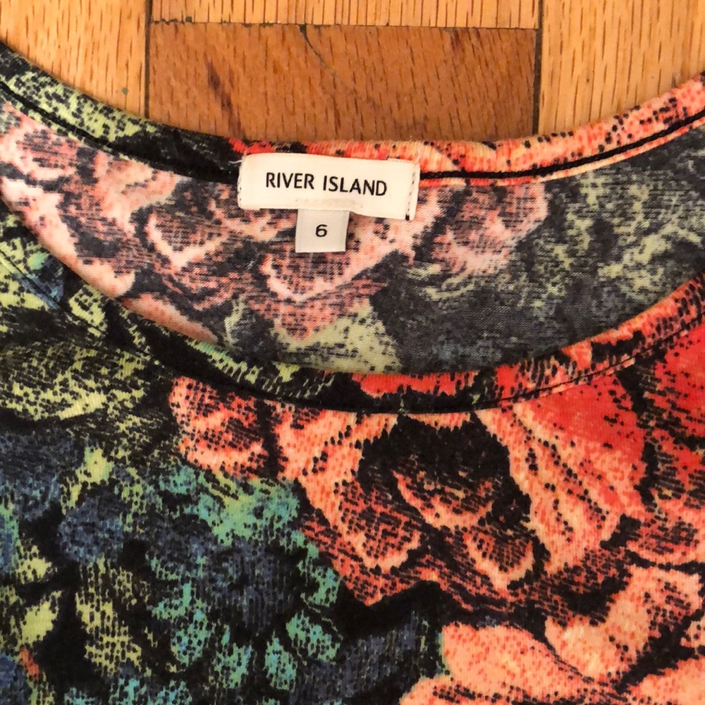 River Island Floral Sleeveless Dress - Picture 2 of 4